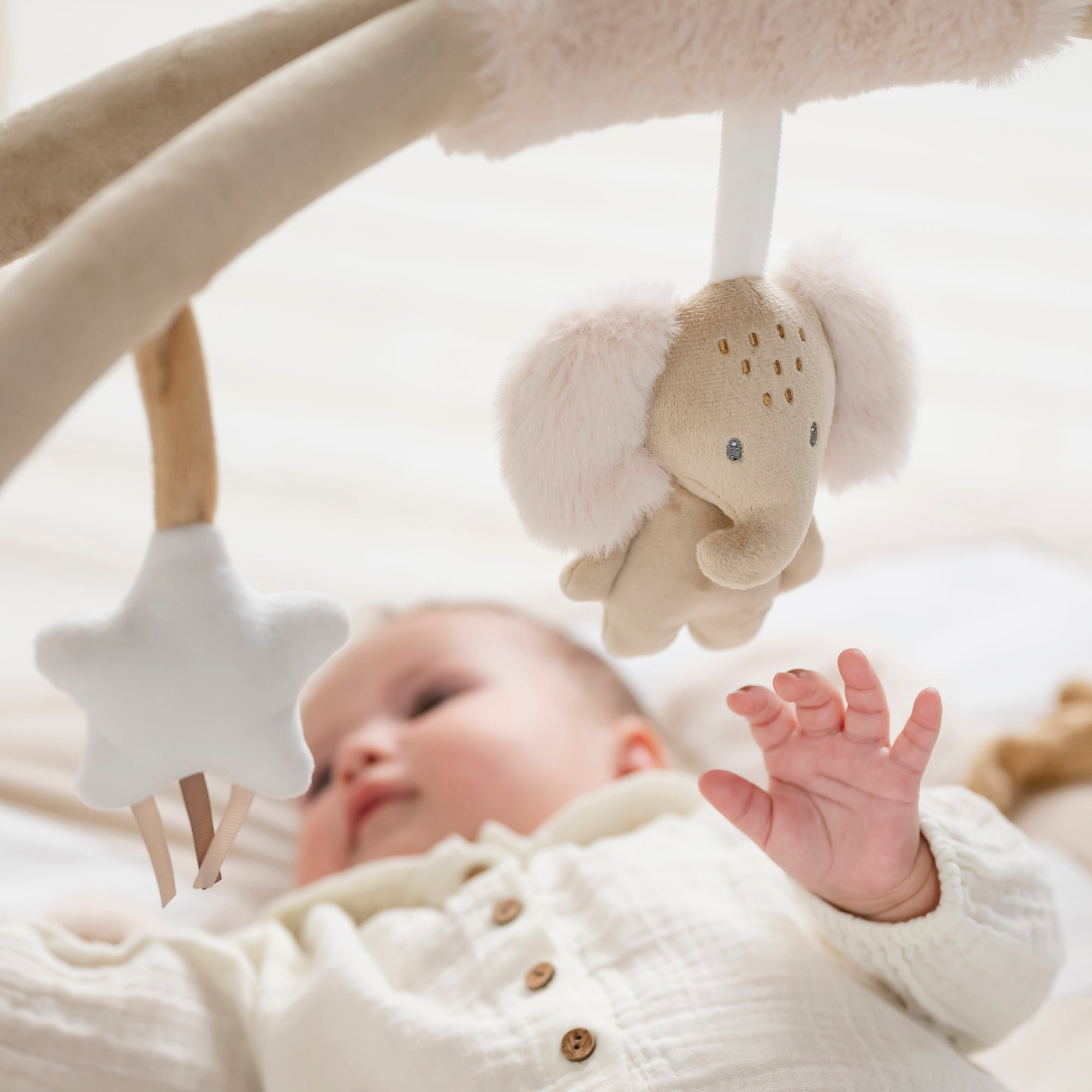 Tappetino Da Gioco Rettangolare con Arcata FLO, ERNEST & OLI