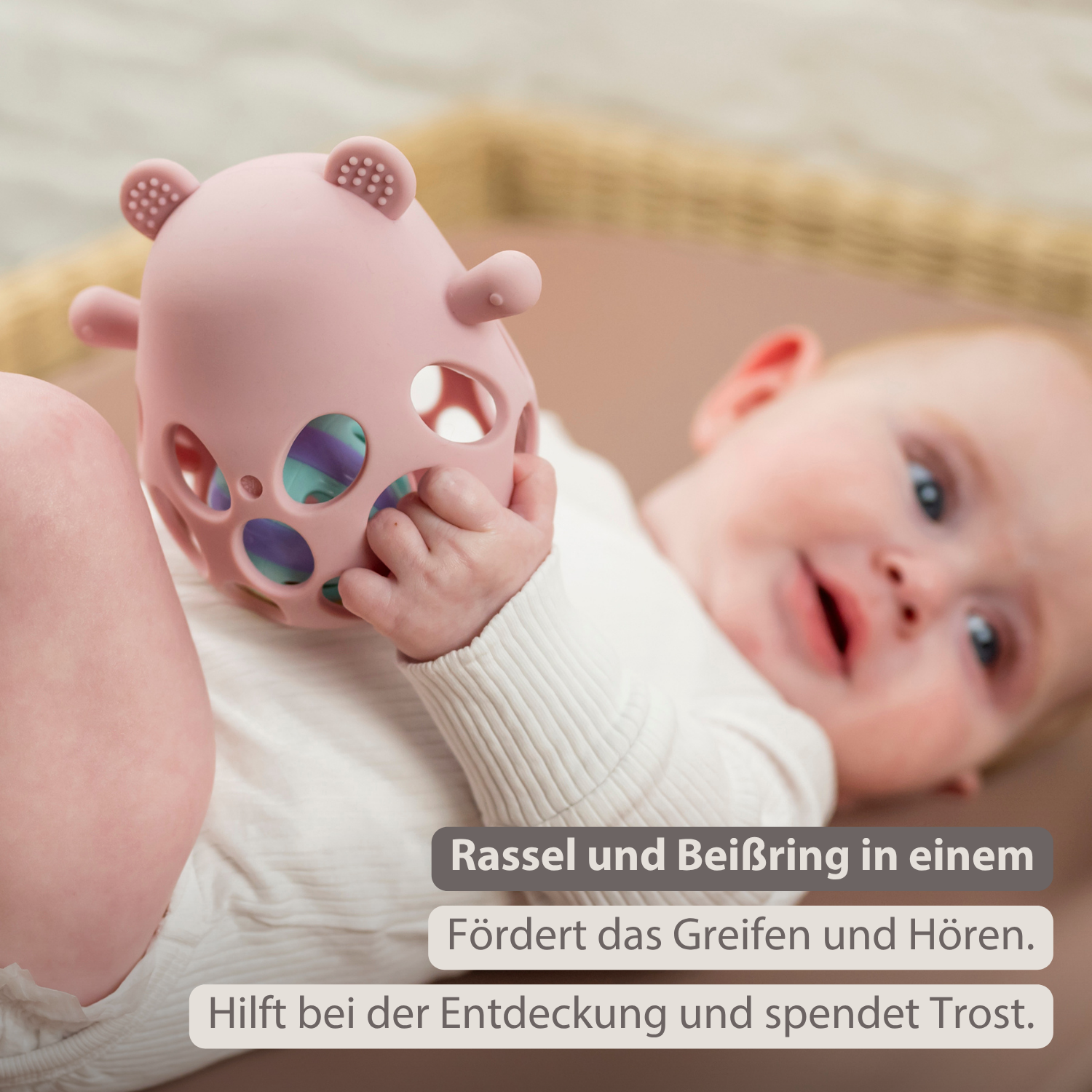 Silicone Rattle with Ball Bear - 11 cm - Powder Pink [DE]
