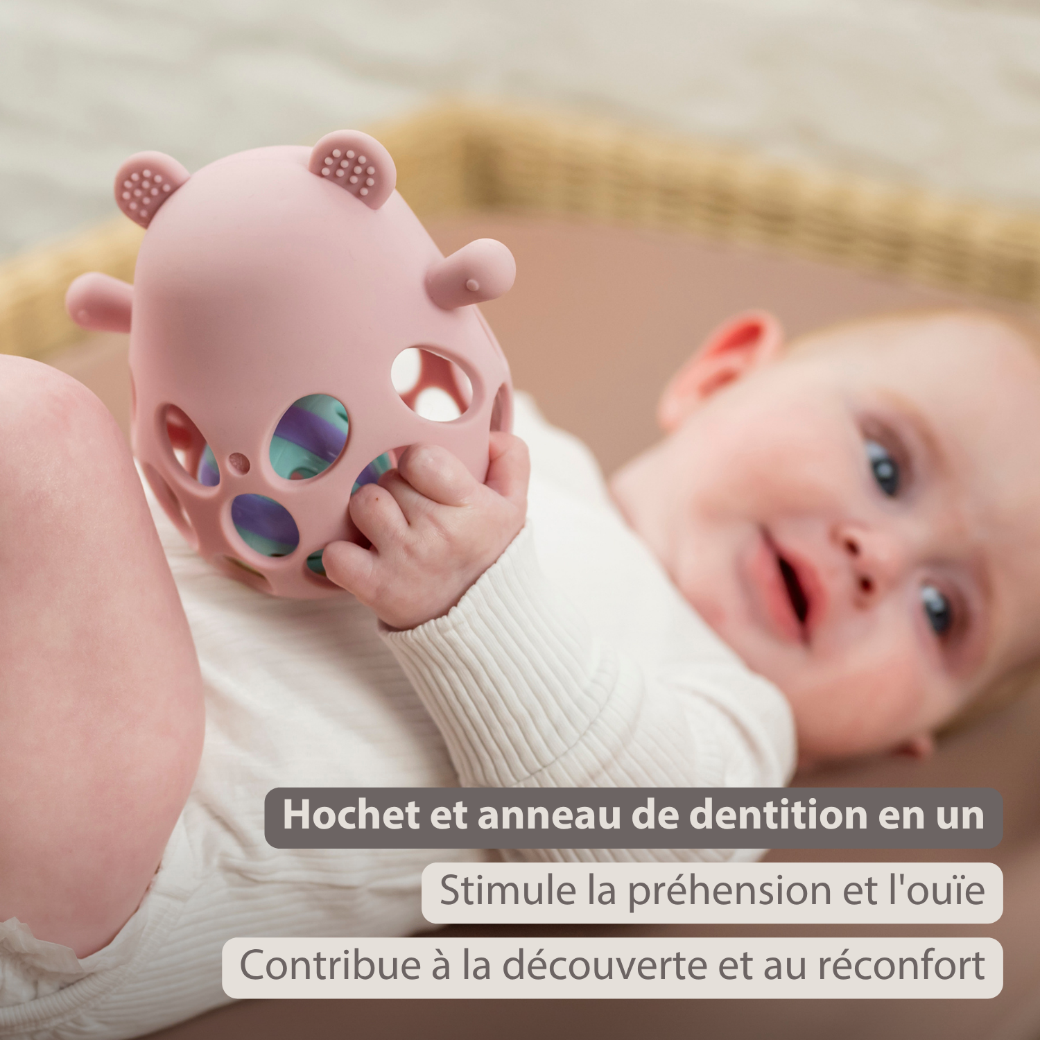 Silicone Rattle with Ball Bear - 11 cm - Powder Pink [FR]