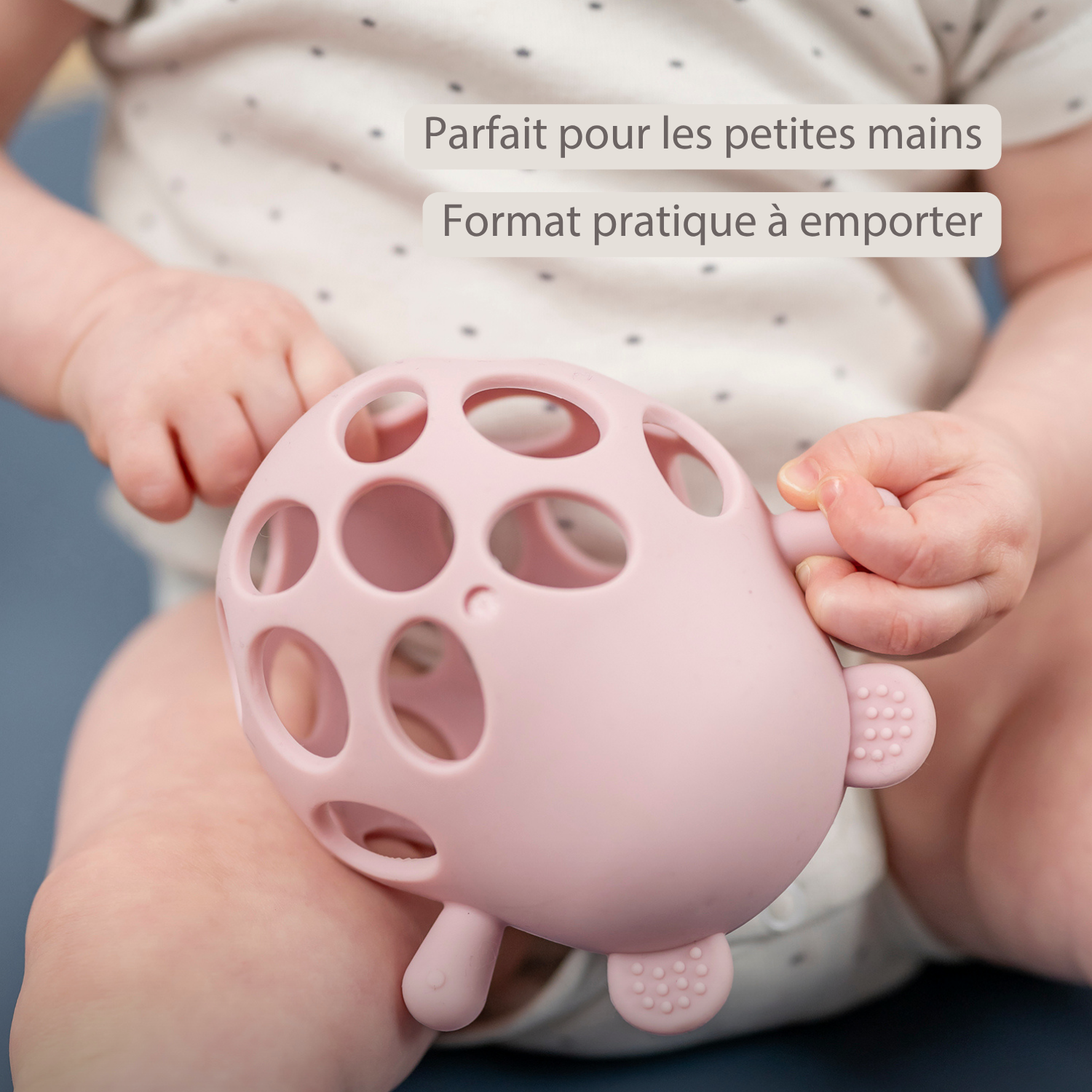 Silicone Rattle with Ball Bear - 11 cm - Powder Pink [FR]