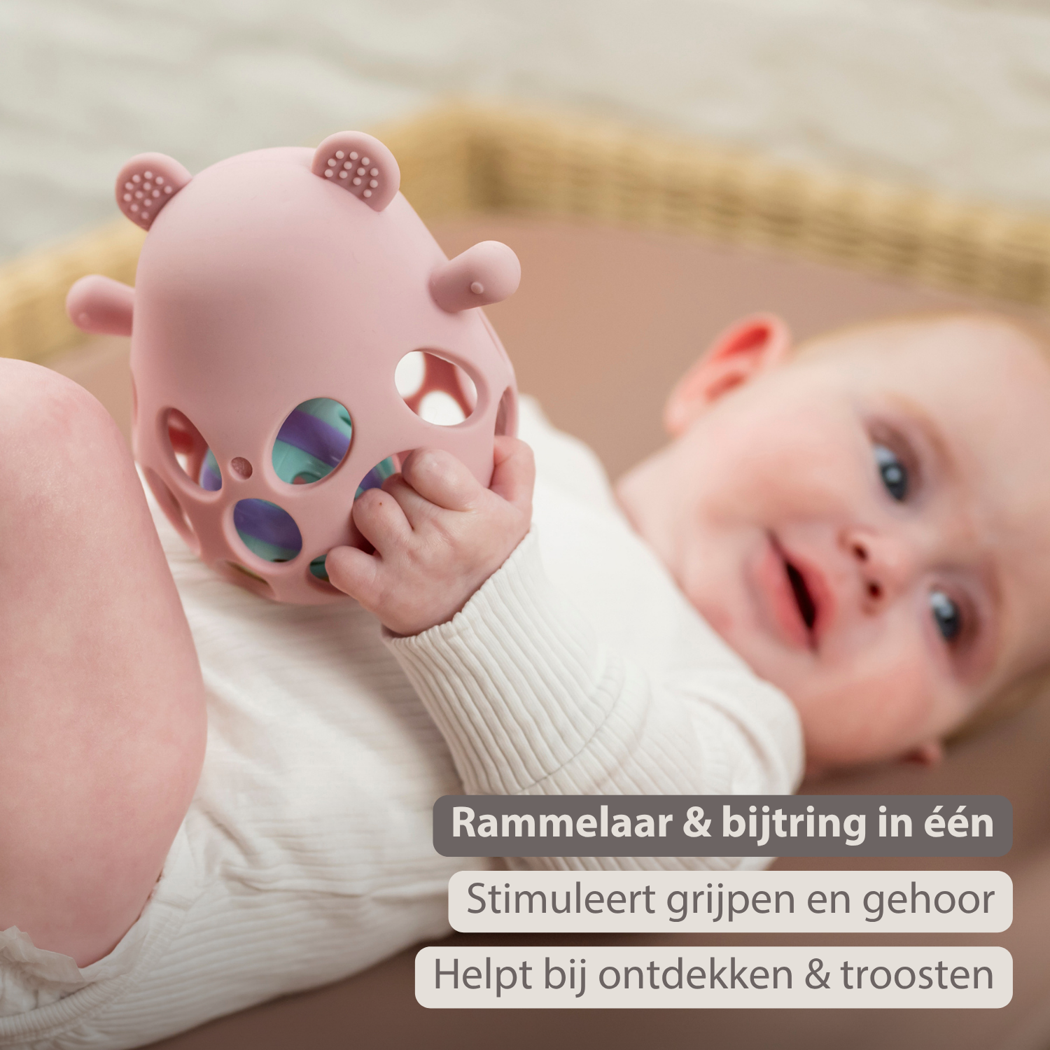 Silicone Rattle with Ball Bear - 11 cm - Powder Pink [NL]