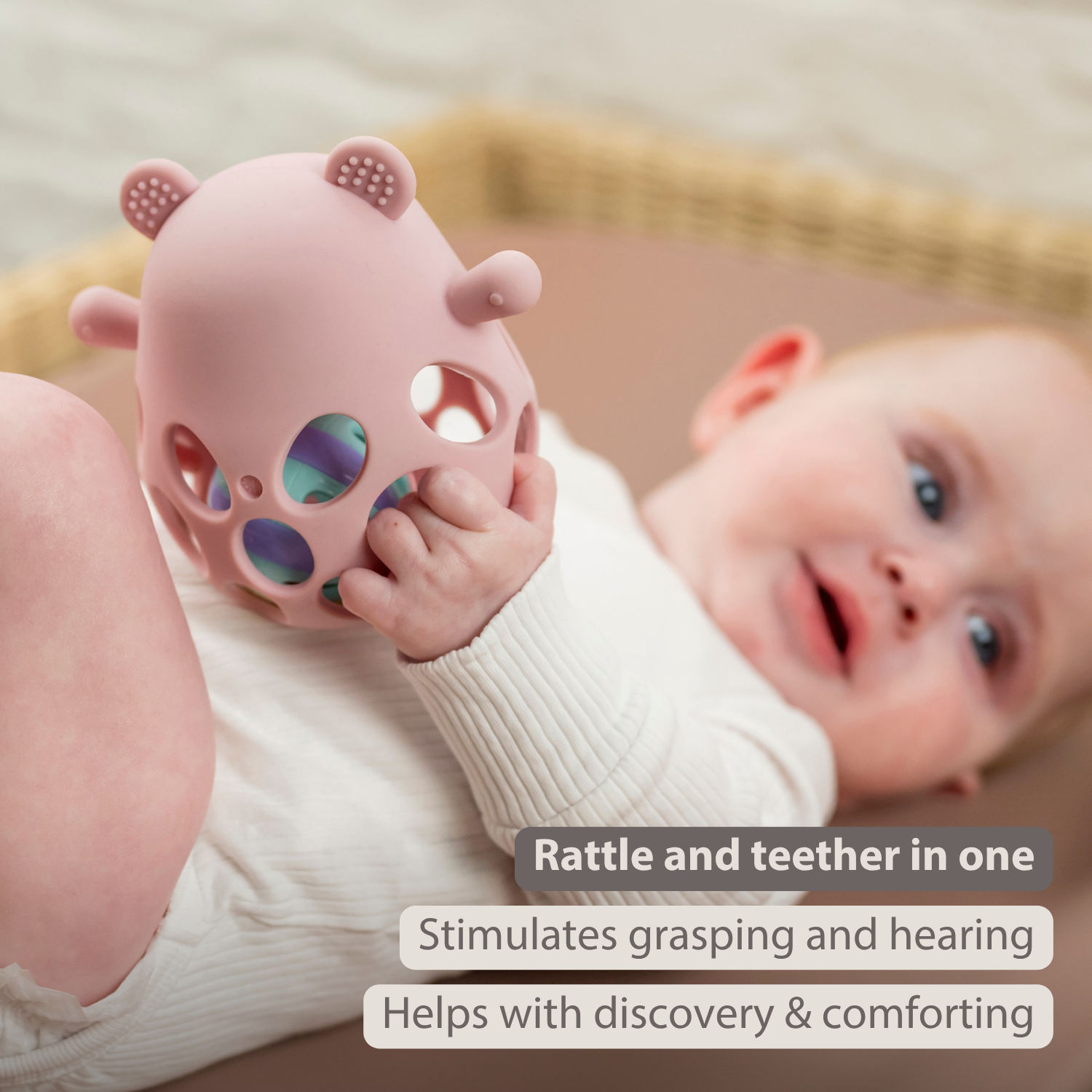 Silicone Rattle with Ball Bear - 11 cm - Powder Pink [EN]