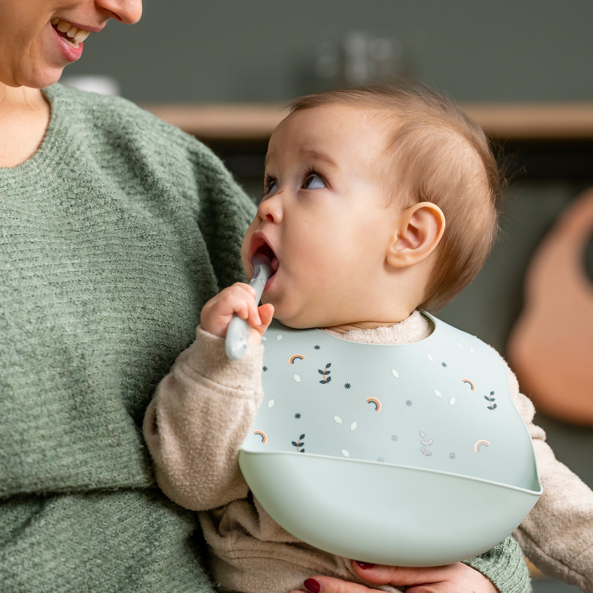 Nattou Bib with Drip Tray SILICONE