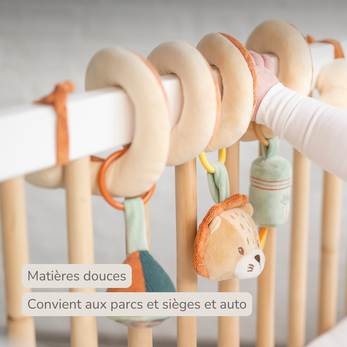 Playpen Spiral Baby Lion Léon - Activity Spiral for Home or On the Go - 25 cm - Multicolored [FR]
