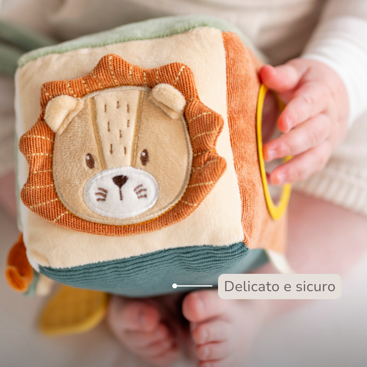 Soft Activity Cube Lion Léon - Baby Toy - 11 cm - Multicolored [IT]