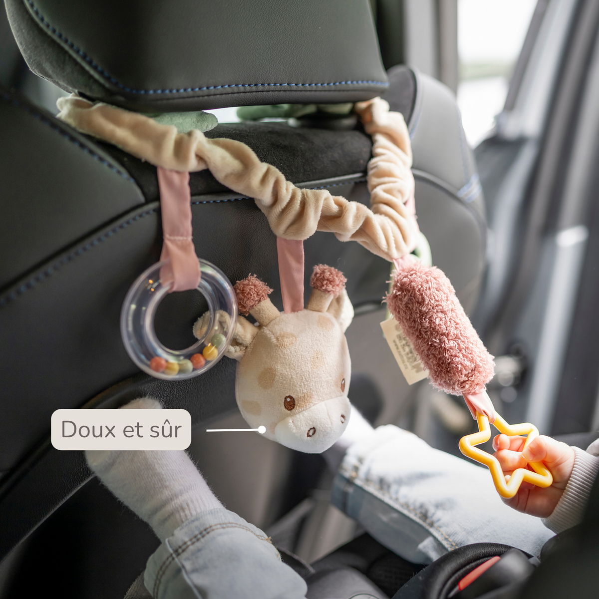 Pram Toy Giraffe Gina - Baby Toy for Home or On the Go - 17 cm - Multicolored [FR]