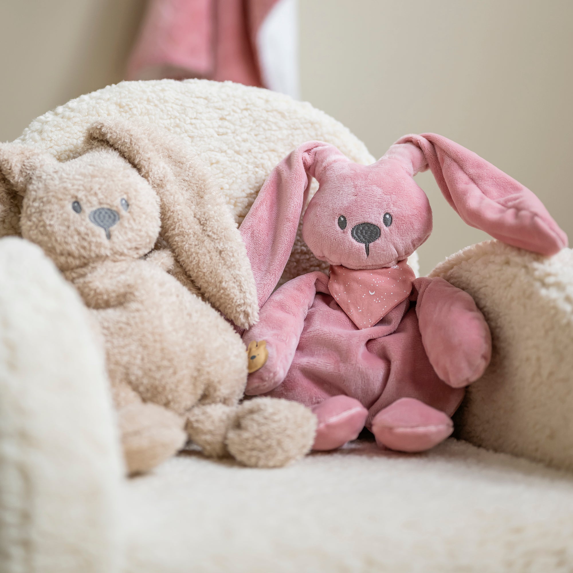 Nattou Cuddly Rabbit LAPIDOU